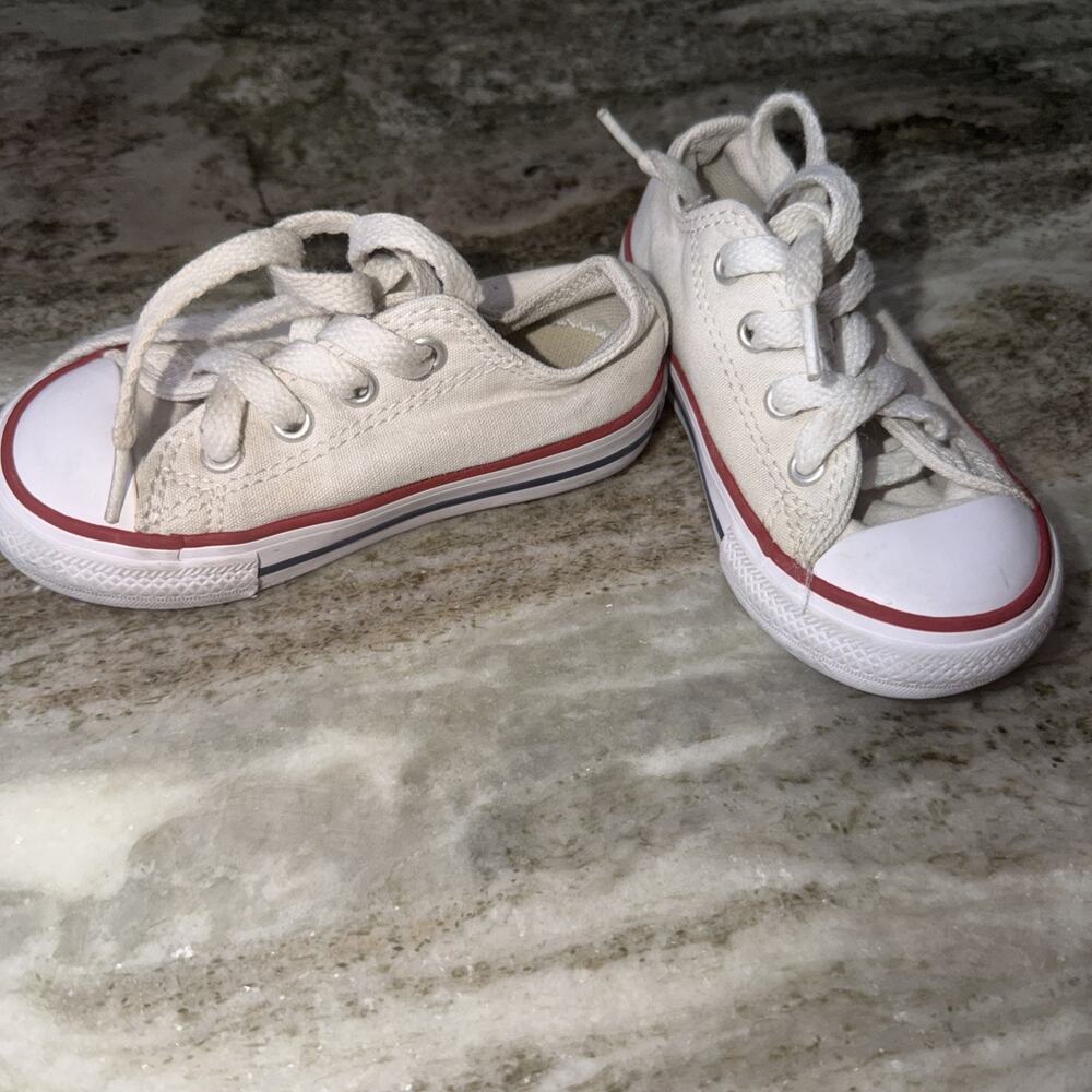 Unisex Toddler Converse Chuck Taylor All Star Classic A01697F White Size 6 SRE